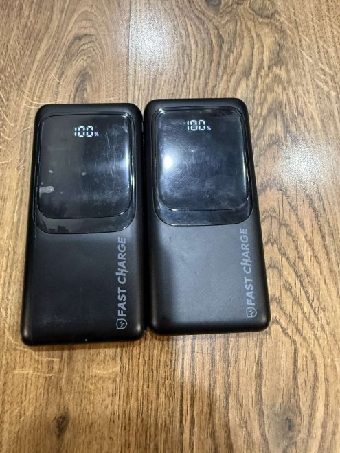 Fast Charge 1000 mAh, на дисплеях мають захисну плівку- ціна 650 грн