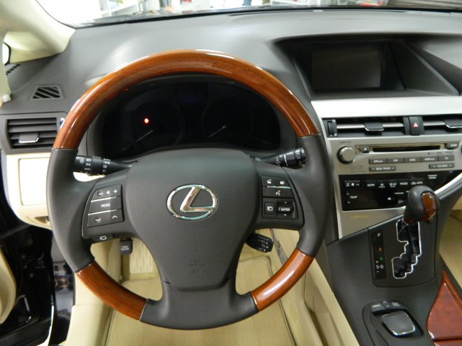 Lexus RX 350.     