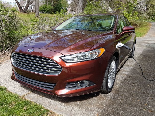 Ford Fusion Energy SE Luxury 2015.   