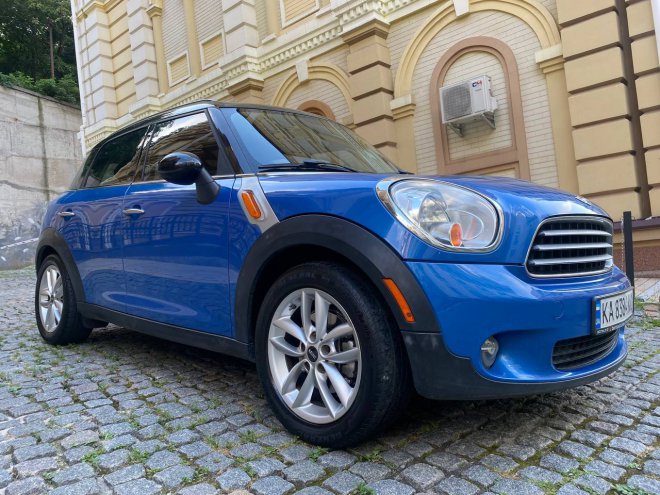  MINI Countryman Cooper 20014.  