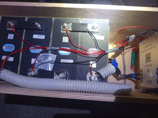  Lifepo4 4 * 12 V ( 4S). Envision 315 B  