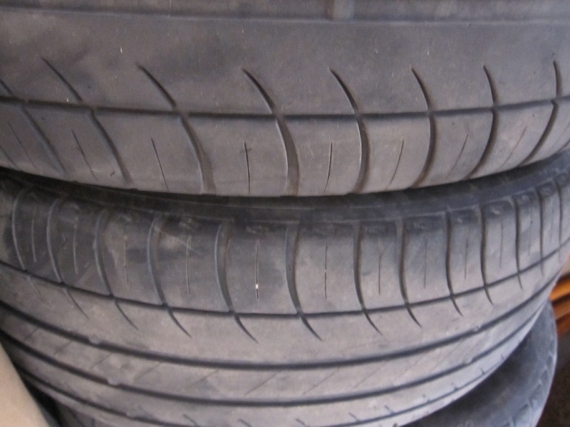    Michelin Pilot Primacy 215/55 R17,   4  215/55,    .  999    